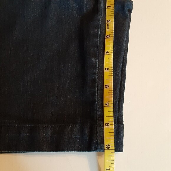 St John’s Bay Women’s Denim Blue Bermuda Jean Shorts Size 12P Machine Washable - Picture 5 of 7